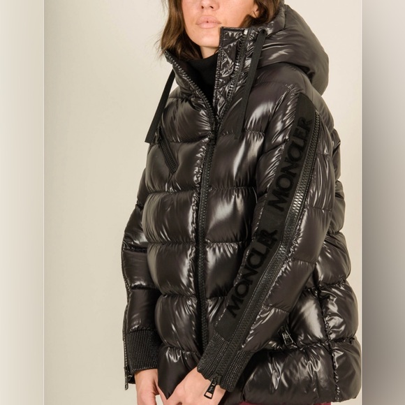 New Moncler liriope quilted glossed-shell down jacket in olive green color - Picture 3 of 14